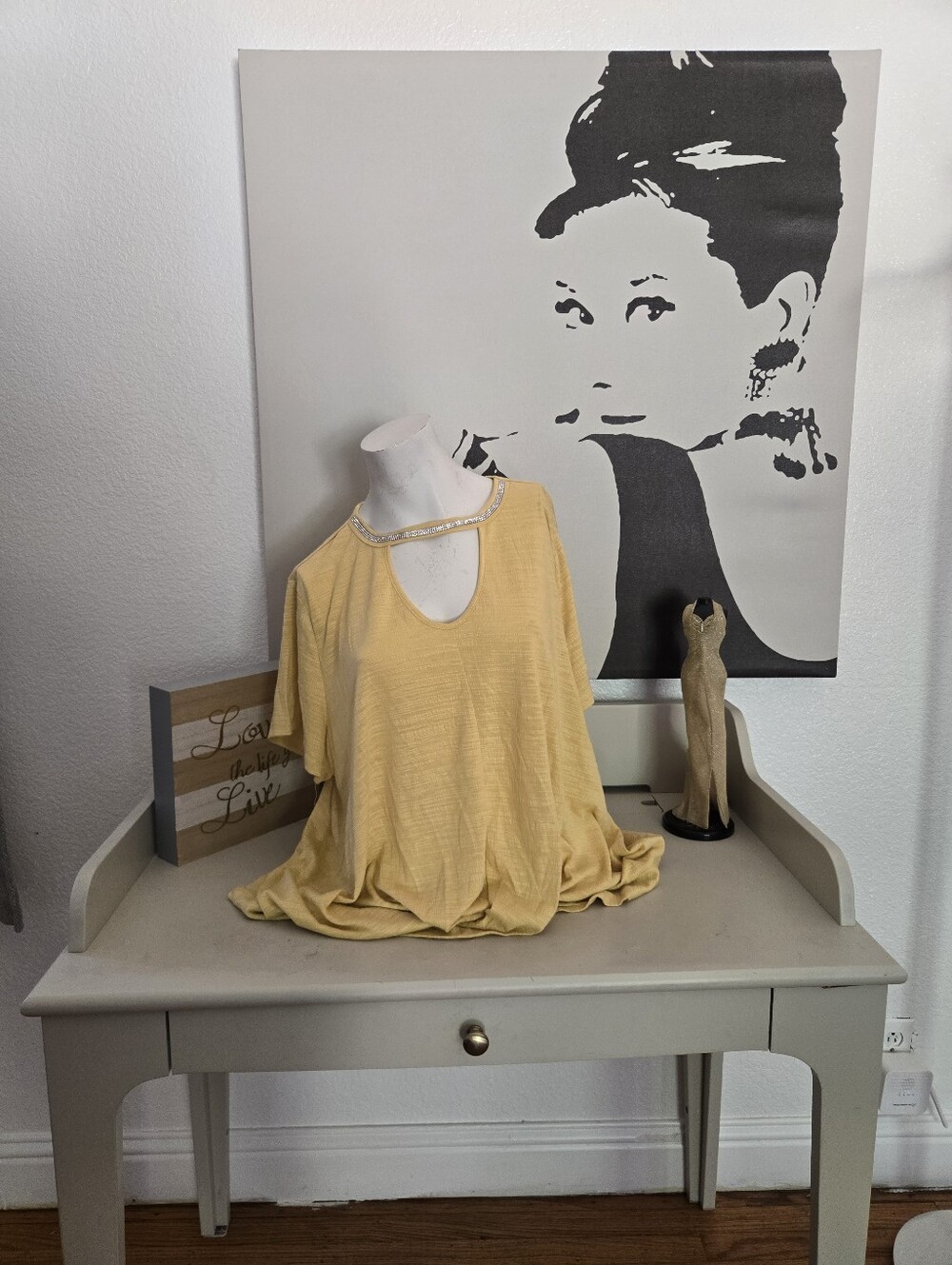 NWT Women’s Retrology Yellow Keyhole Top with Embellished Neckline Size 3X